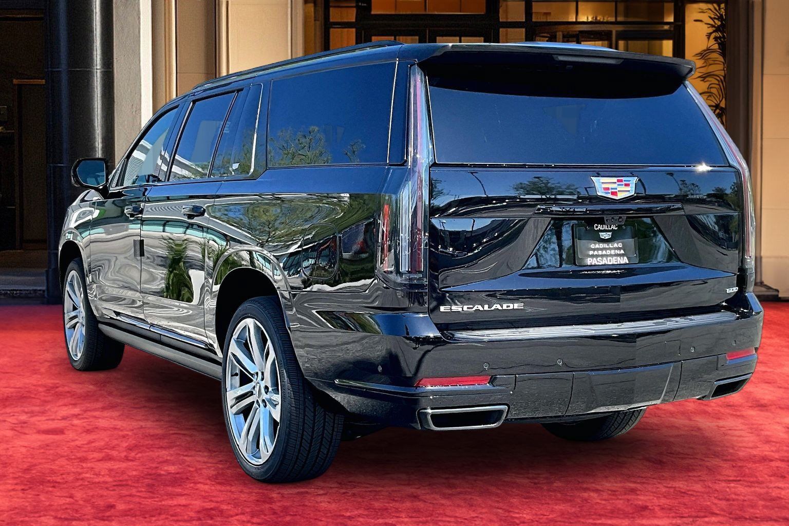 New 2026 Cadillac Escalade ESV Sport w/ Touring Package AWD/4WD image 4