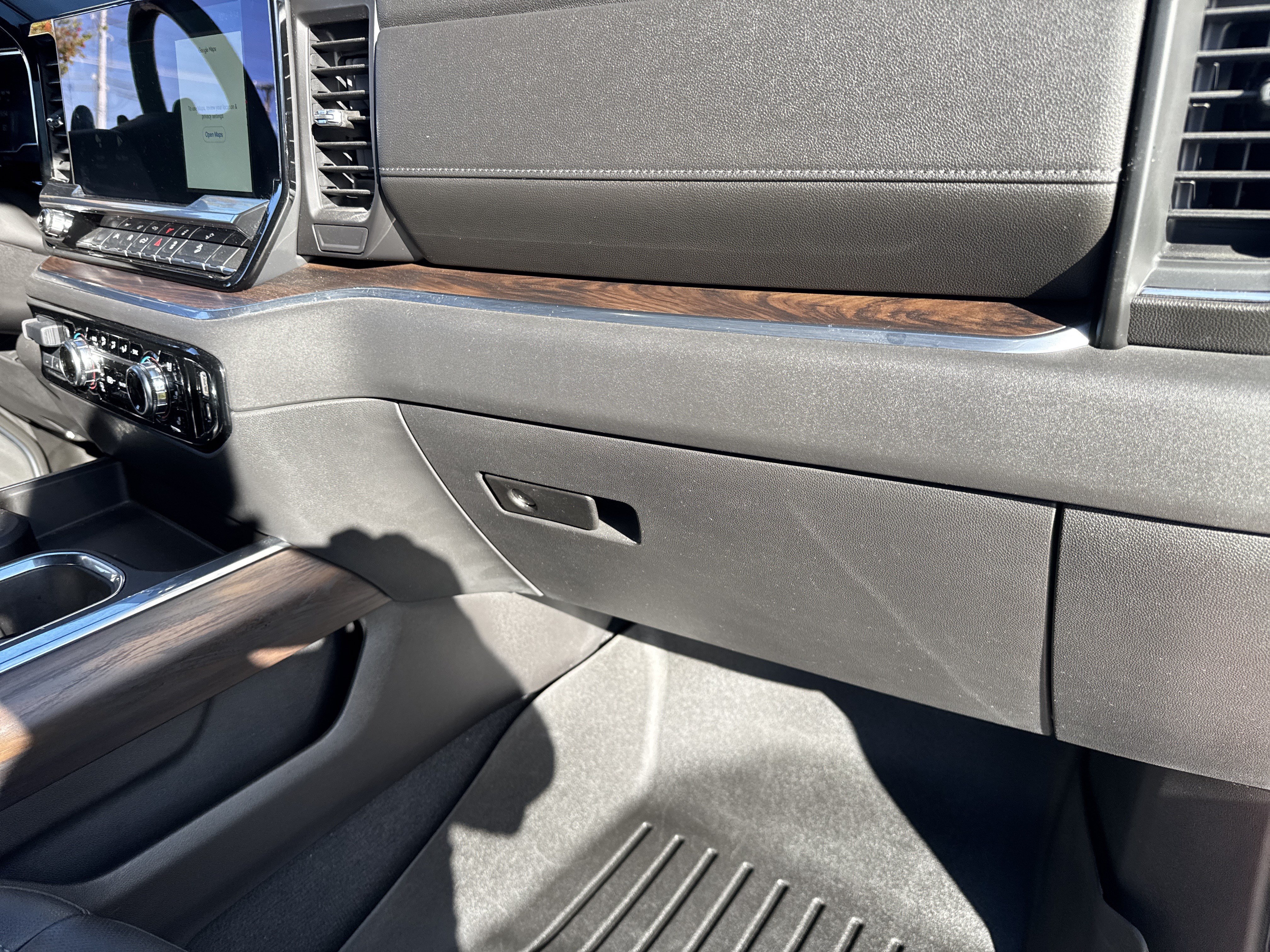 Used 2022 GMC Sierra 1500 SLT w/ SLT Convenience Package AWD/4WD image 22