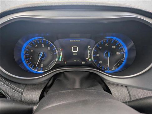 New 2026 Chrysler Pacifica Limited image 11