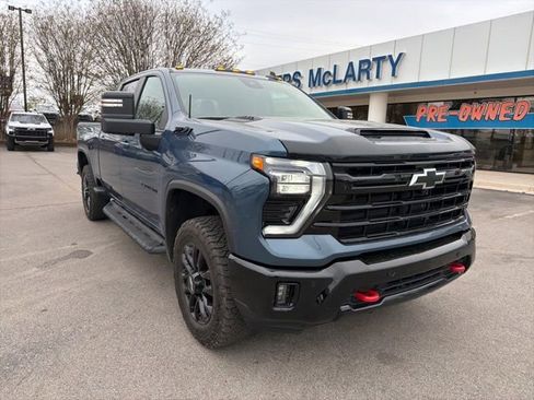 Used 2025 Chevrolet Silverado 2500 LT w/ Trail Boss Package image 2