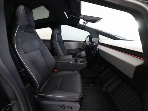 Used 2025 Tesla Cybertruck AWD Crew Cab image 13