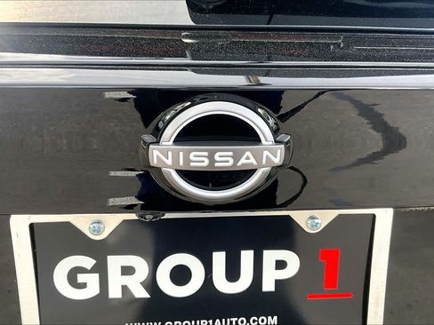 Used 2025 Nissan Kicks SR w/ SR Premium Package FWD image 31