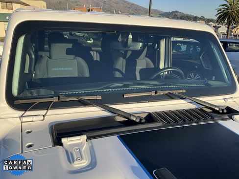 Used 2022 Jeep Wrangler Unlimited Rubicon 4xe w/ Cold Weather Group image 75