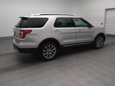 Used 2017 Ford Explorer Limited w/ Equipment Group 301A AWD/4WD image 10