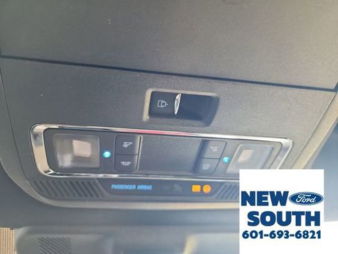 Used 2023 Ford F350 Lariat w/ Chrome Package image 31