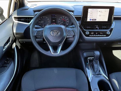 Used 2025 Toyota Corolla SE image 6