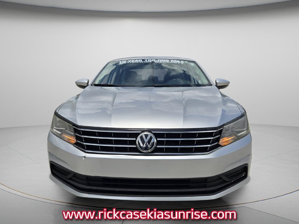 Used 2018 Volkswagen Passat 2.0T SE FWD image 5