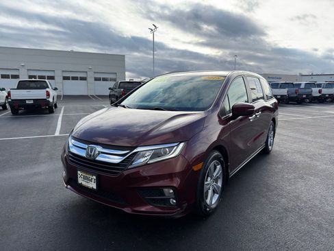 Used 2018 Honda Odyssey EX image 2