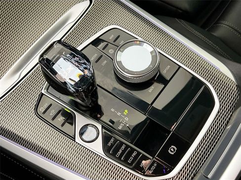 Used 2022 BMW X5 xDrive40i w/ M Sport Package image 14