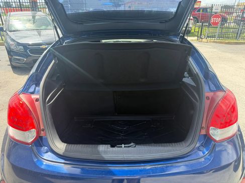 Used 2015 Hyundai Veloster Turbo w/ Option Group 04 FWD image 14