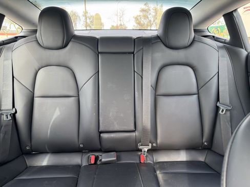 Used 2021 Tesla Model 3 Standard Range Plus image 17