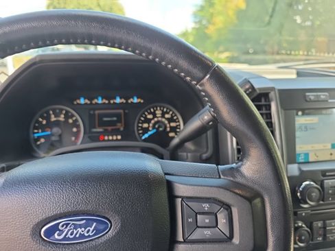 Used 2017 Ford F150 XLT w/ Equipment Group 302A Luxury AWD/4WD image 21