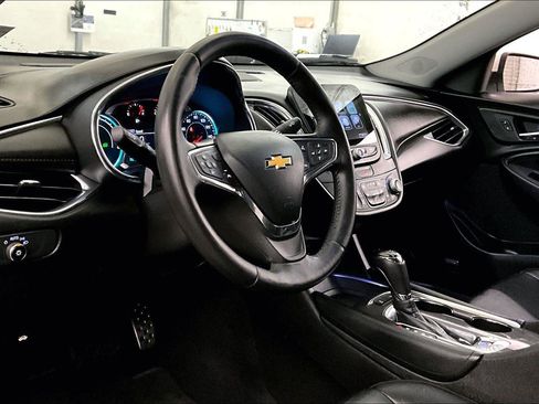 Used 2017 Chevrolet Malibu Hybrid w/ Leather Package image 13