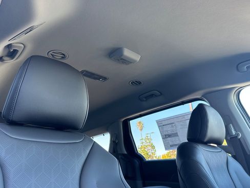 New 2026 Kia Carnival EX image 18