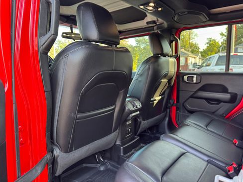 Used 2021 Jeep Wrangler Unlimited Sahara image 13