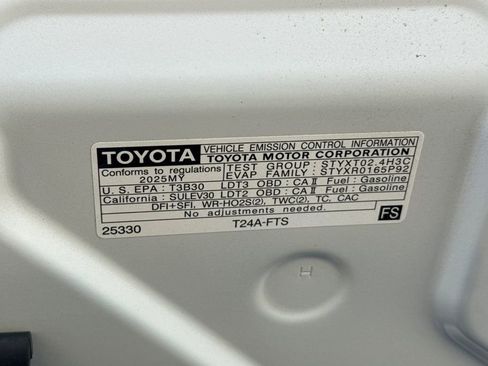 Used 2025 Toyota 4Runner 4WD image 41