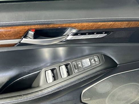 Used 2018 Genesis G90 5.0 Ultimate image 11