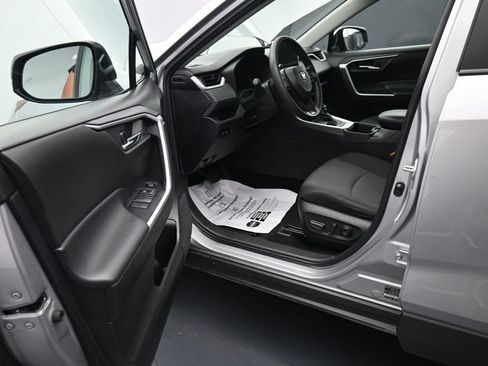 Used 2024 Toyota RAV4 XLE AWD/4WD image 15