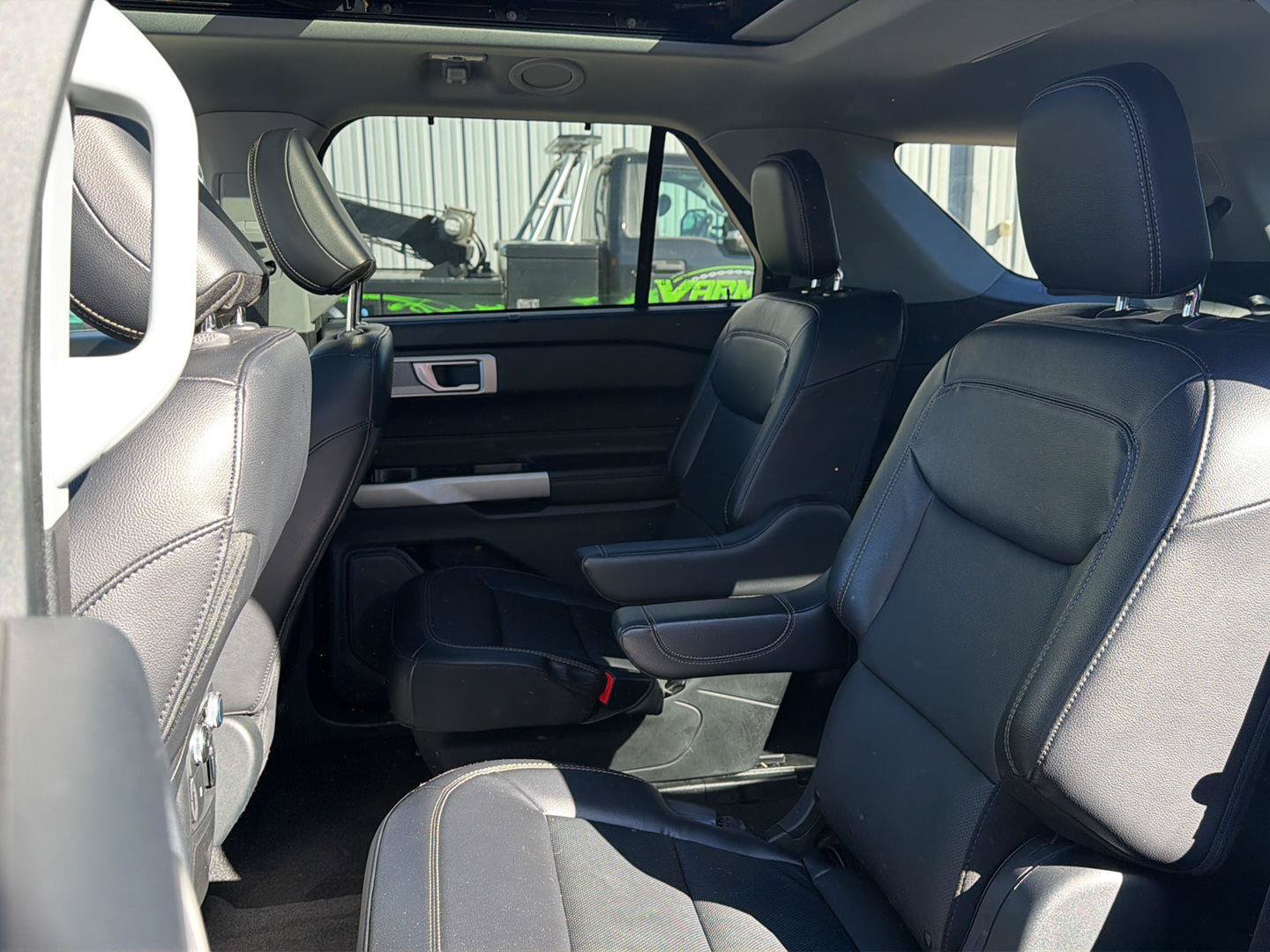 Used 2023 Ford Explorer Limited w/ Equipment Group 301A AWD/4WD image 9