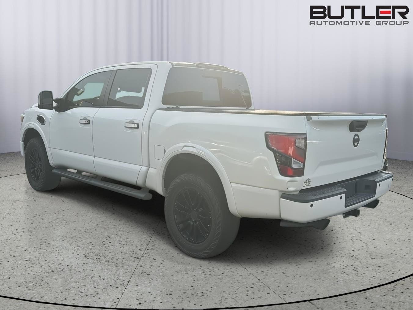 Used 2017 Nissan Titan PRO-4X AWD/4WD image 7