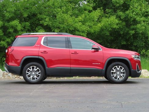 Used 2023 GMC Acadia SLE w/ Driver Convenience Package image 2