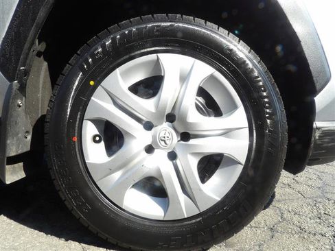 Used 2021 Toyota RAV4 LE w/ Carpet Mat Package (TMS) image 8