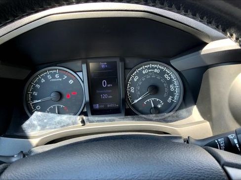 Used 2019 Toyota Tacoma TRD Off-Road image 20