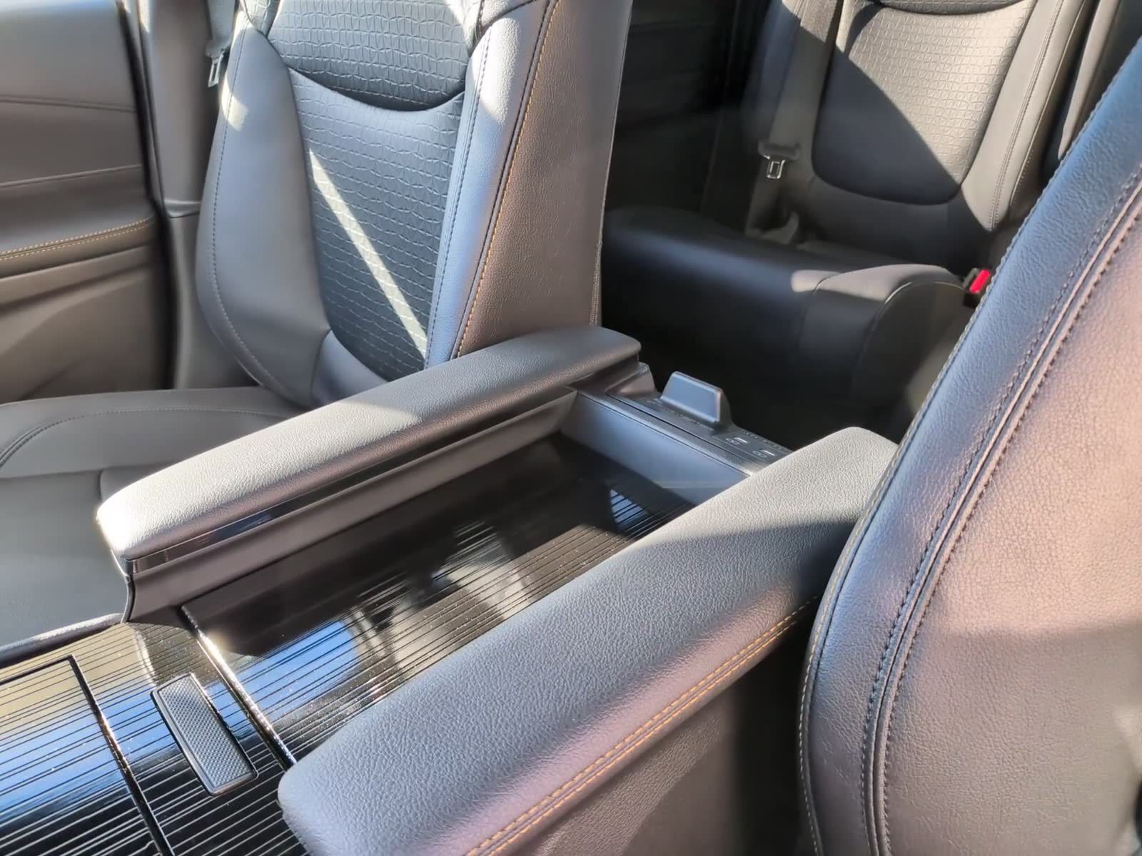 New 2026 Toyota Sienna XLE Woodland Edition AWD/4WD image 22