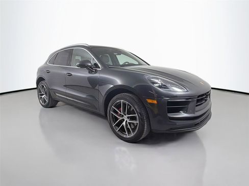 Certified 2023 Porsche Macan S AWD/4WD image 9