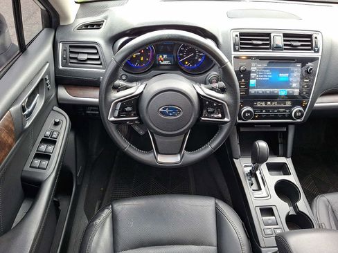 Used 2018 Subaru Outback 3.6R Limited AWD/4WD image 12