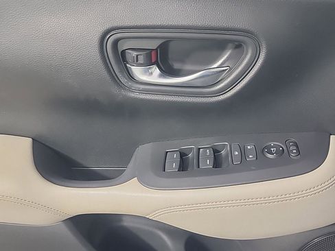 Certified 2023 Honda HR-V LX image 24