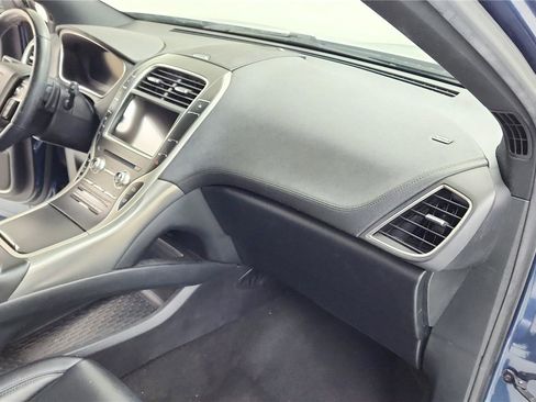 Used 2019 Lincoln Nautilus Select image 27