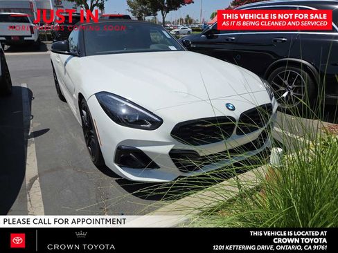 Used 2024 BMW Z4 M40i w/ Premium Package RWD image 2