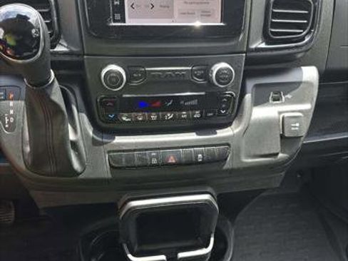 Used 2024 RAM ProMaster 2500 w/ Convenience Group FWD image 11