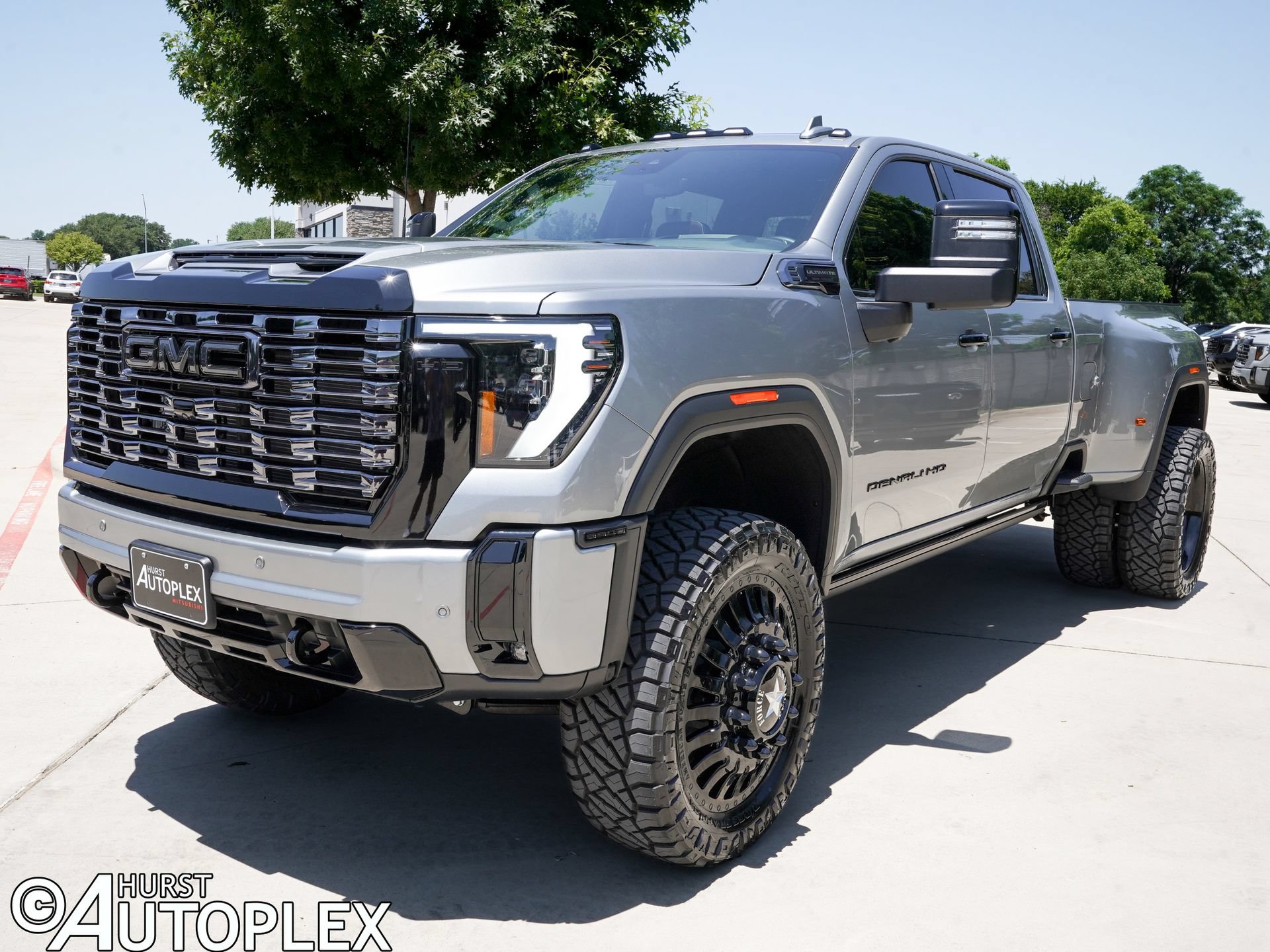 Used 2026 GMC Sierra 3500 Denali Ultimate AWD/4WD image 9