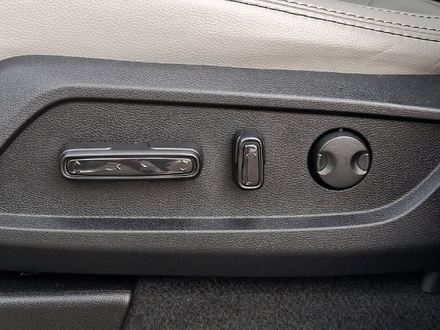 Used 2025 Honda Pilot EX-L image 15