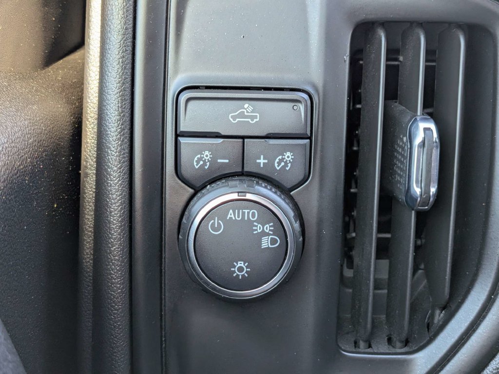 Used 2022 Chevrolet Silverado 1500 Custom w/ Safety Confidence Package RWD image 23