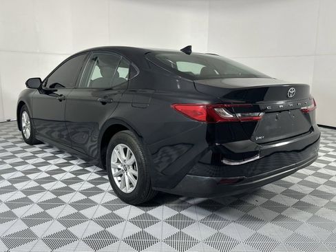 Used 2025 Toyota Camry LE image 6