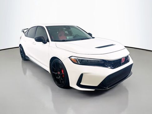 Used 2023 Honda Civic Type R image 3