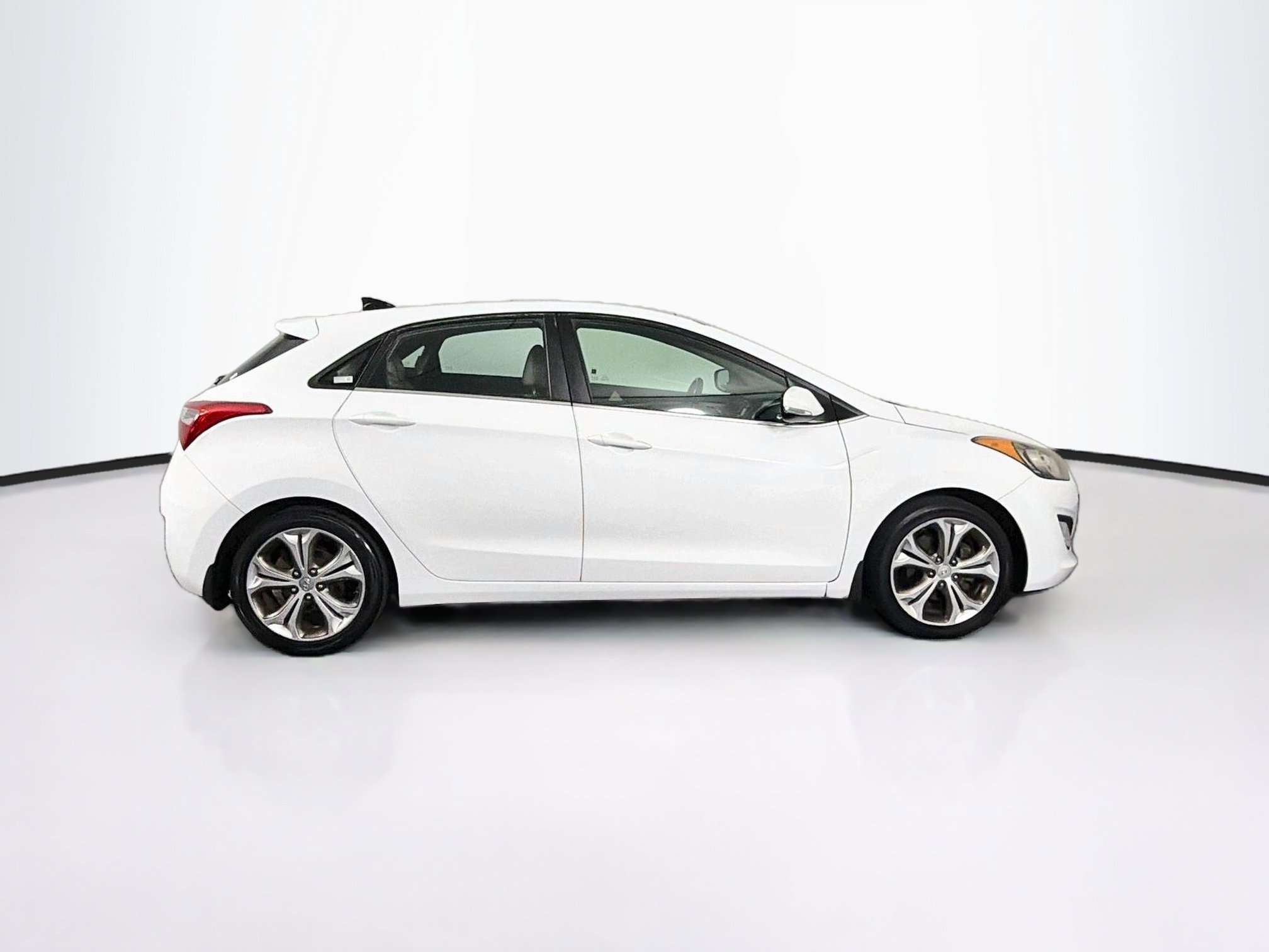 Used 2013 Hyundai Elantra GT w/ Style Pkg FWD image 10