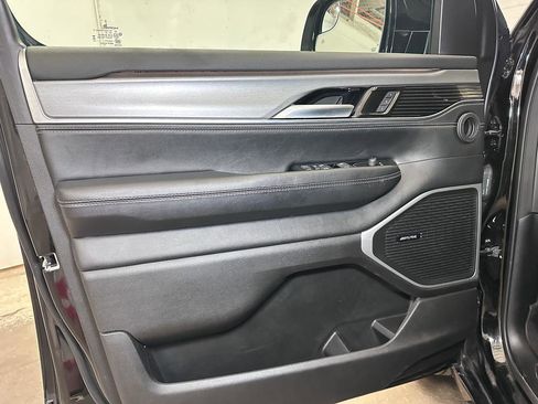 Certified 2024 Jeep Wagoneer Series II w/ Convenience Group I image 25