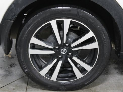 Used 2018 Nissan Kicks SV image 12