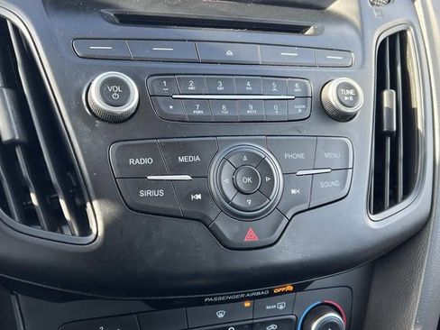 Certified 2017 Ford Focus SE image 22