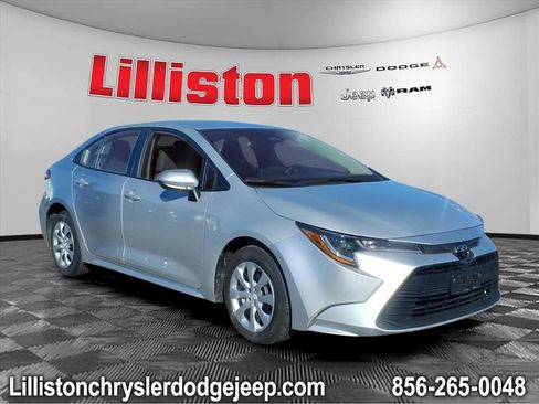 Used 2024 Toyota Corolla LE image 1
