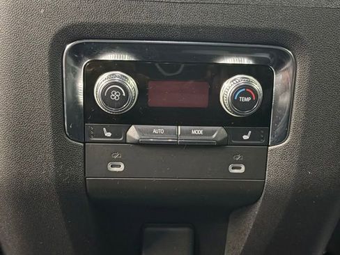 Used 2024 GMC Yukon AT4 w/ Technology Package image 14