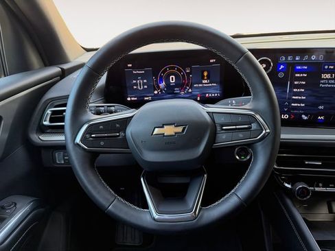 Certified 2026 Chevrolet Traverse LT AWD/4WD image 12