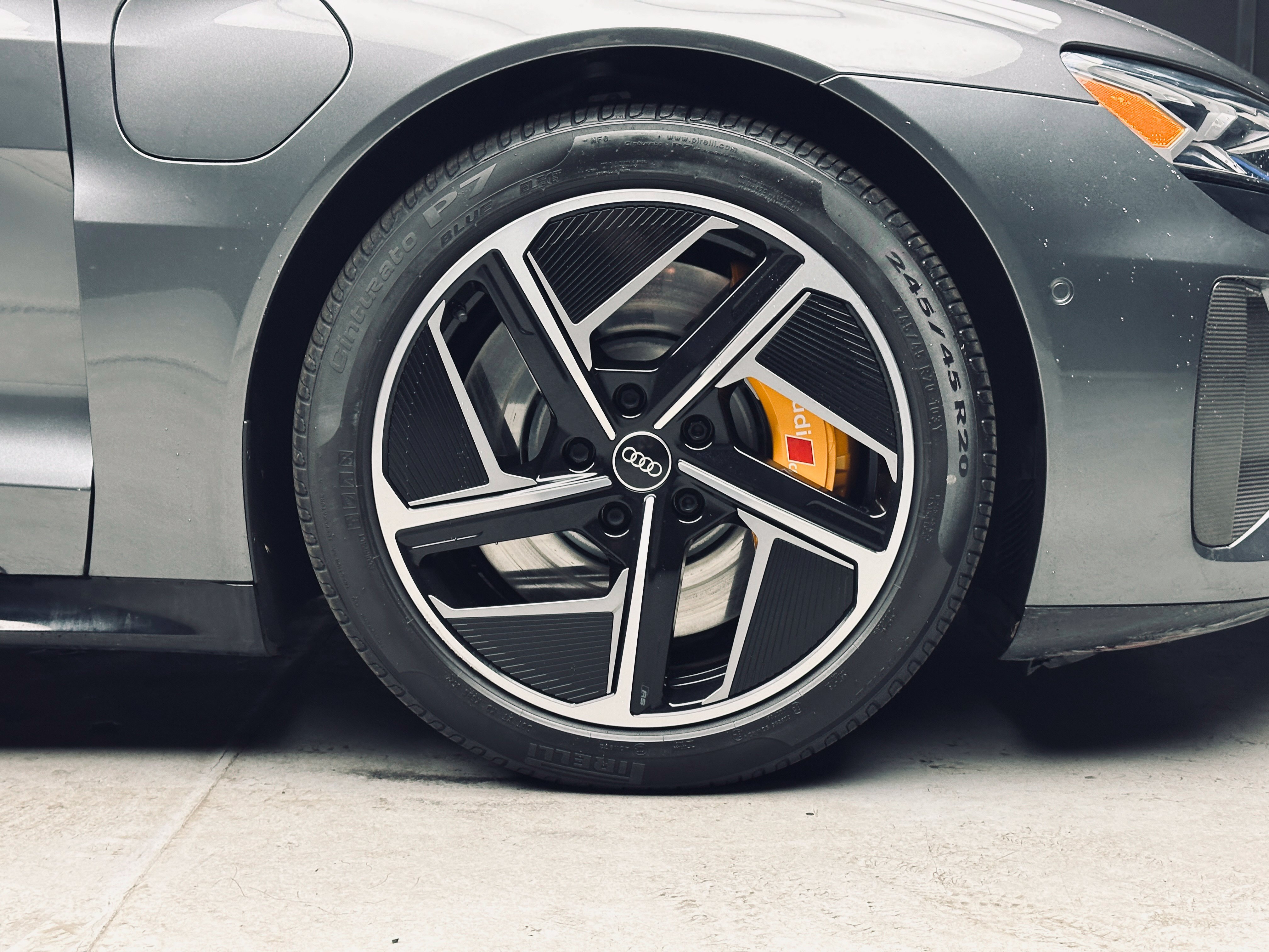 Used 2023 Audi RS e-tron GT w/ Carbon Performance Package AWD/4WD image 37