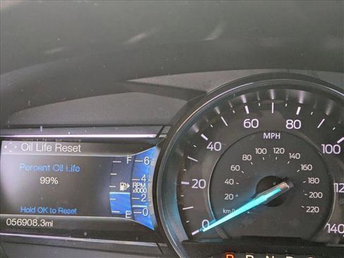 Used 2017 Ford Explorer Limited image 7