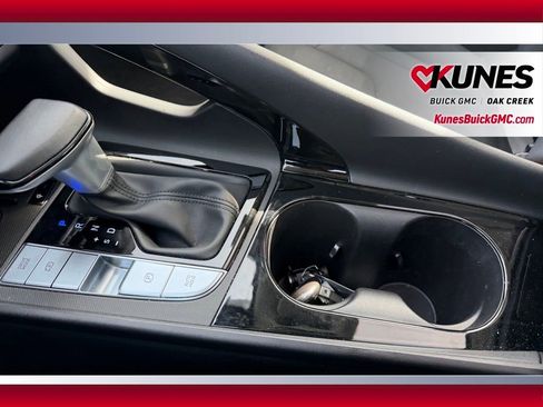 Used 2025 Hyundai Elantra SEL image 17