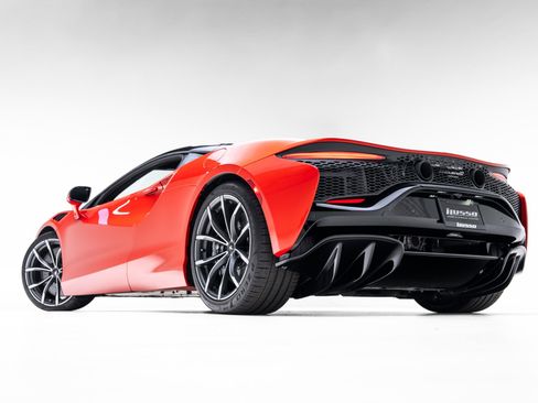 Used 2024 McLaren Artura RWD image 43